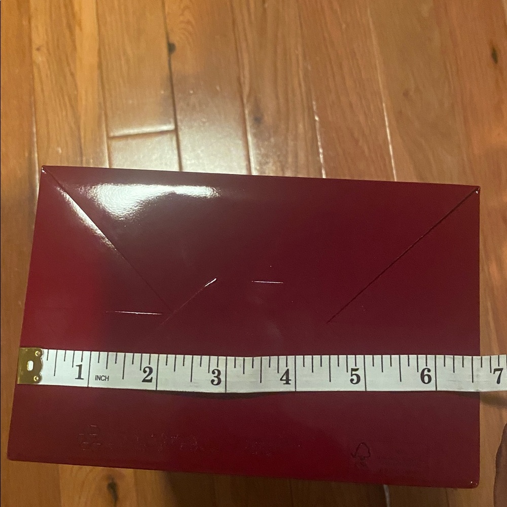 Gucci Deep Red Gift Tote with White Handles - Picture 4 of 4